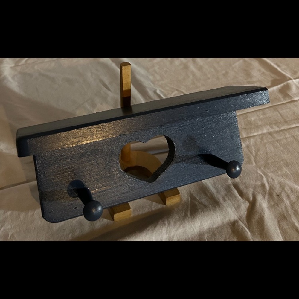 Charming Handmade Heart Wall Shelf